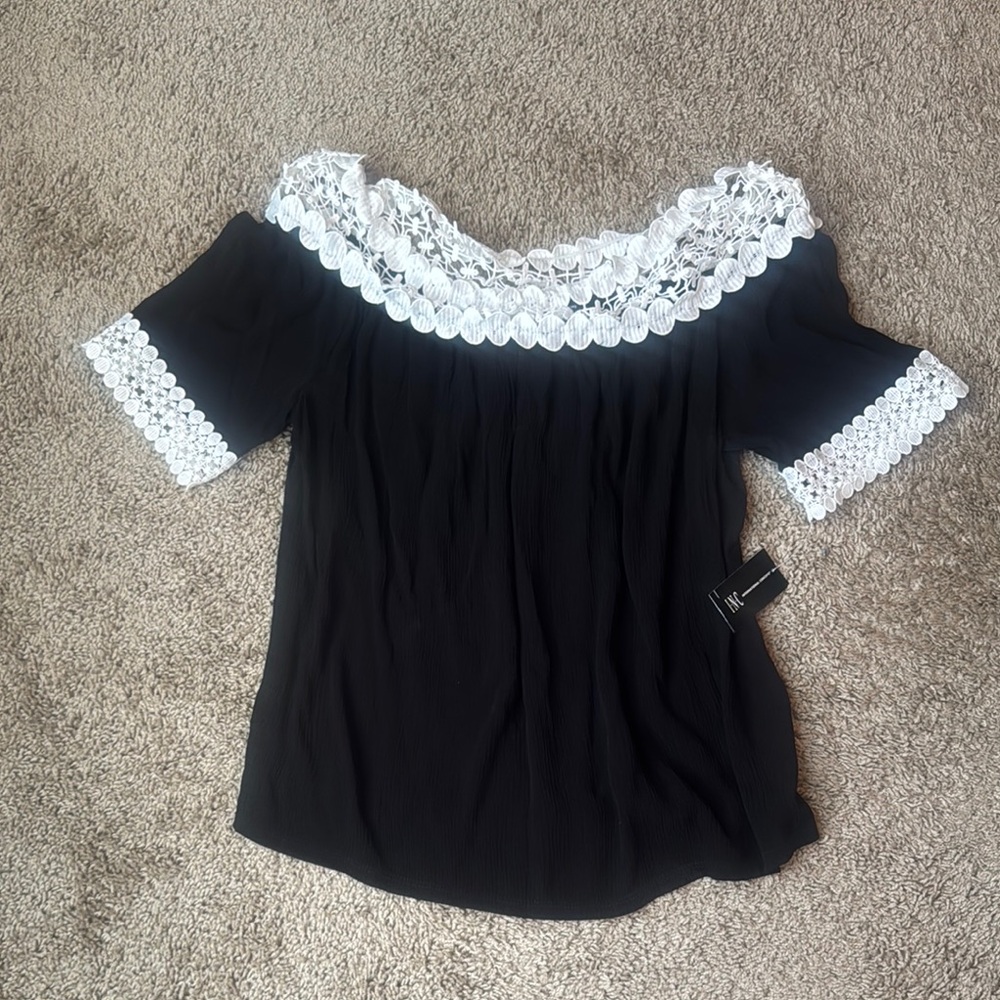 INC International Concepts Black and White Ruffled Short Sleeve Blouse